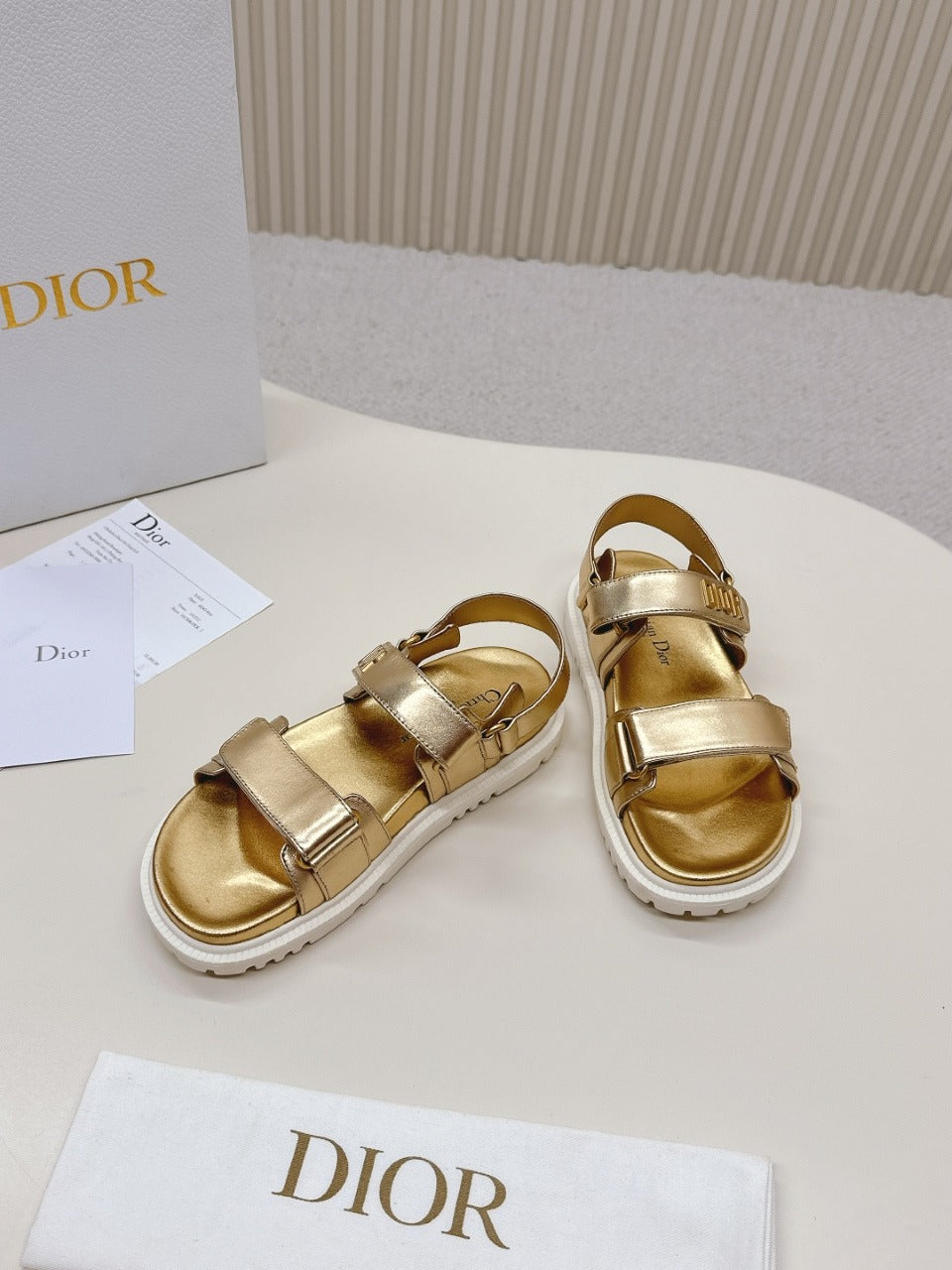 Златни сандали Dior