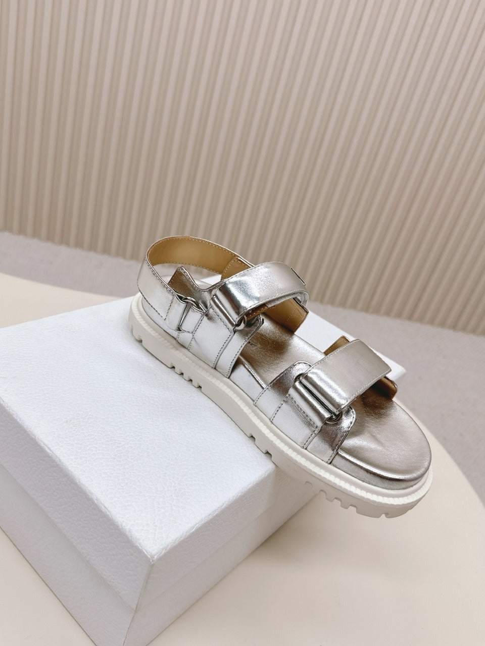 Сребърни сандали Dior