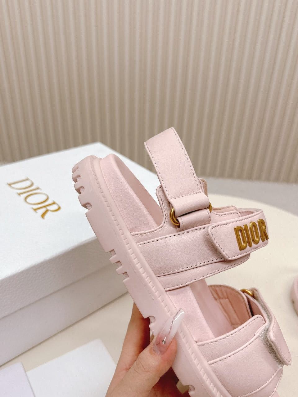 Бебешки розови сандали Dior