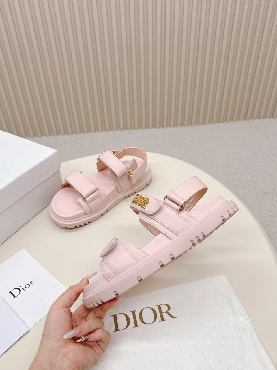 Бебешки розови сандали Dior
