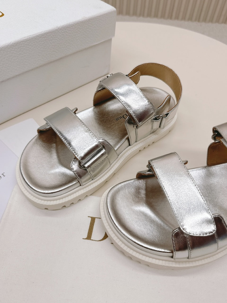 Сребърни сандали Dior